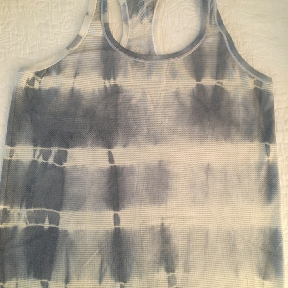 Lululemon top
